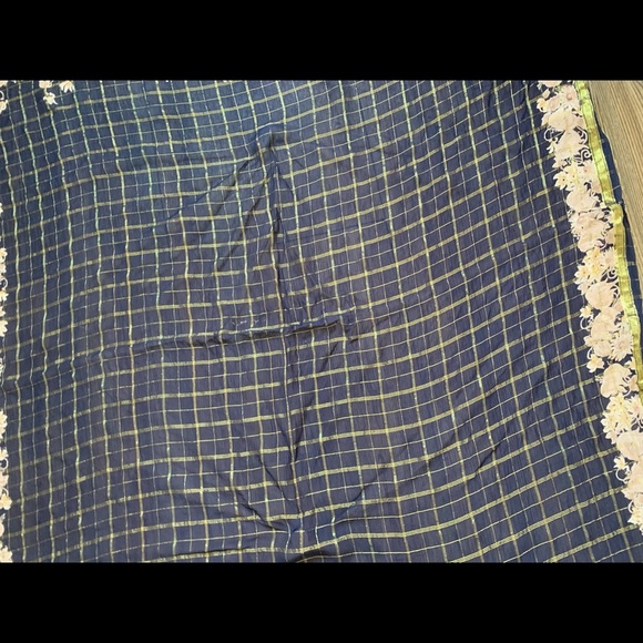 Elegant Blue and Cream Floral Scarf - Picture 6 of 7